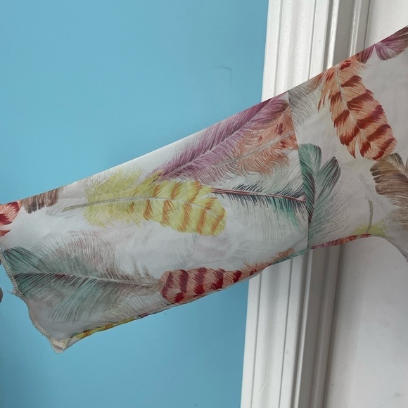 Newbury Kustom Boho Multicolor Feather Print Lightweight Sheer Tunic Top; Small - Picture 5 of 11